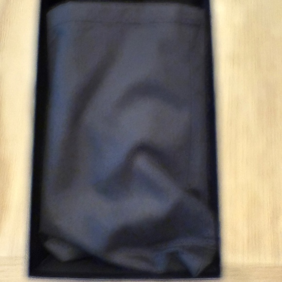 Saint Laurent Cassandre Envelope Chain Wallet - Picture 2 of 7